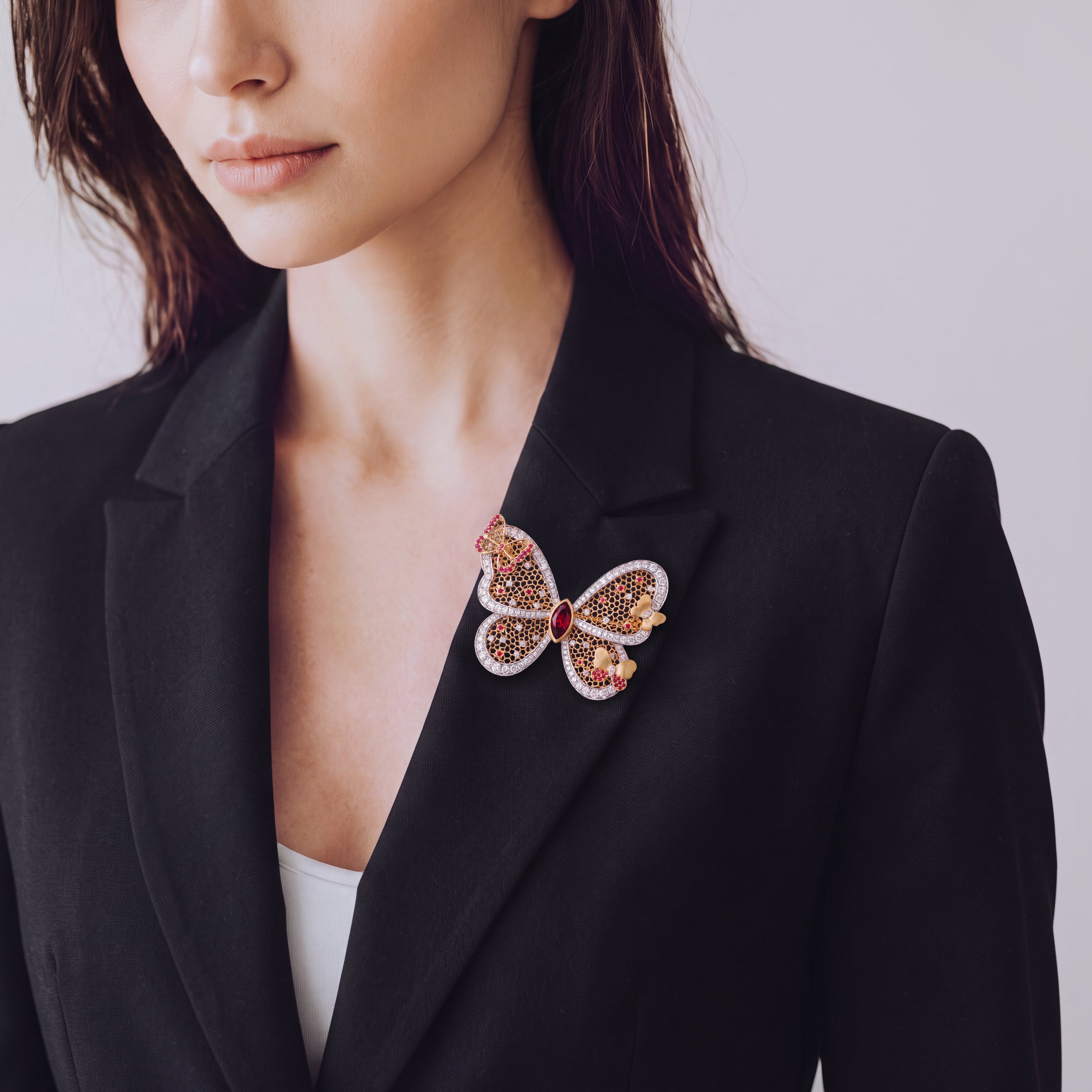 BROOCH